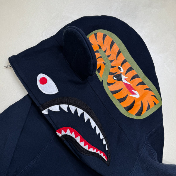 [M] Bape x Bearbrick Collab Shark Hoodie