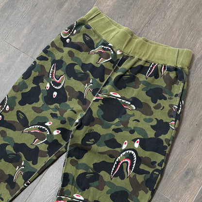 [L] Bape Green Shark Camo Sweatpants