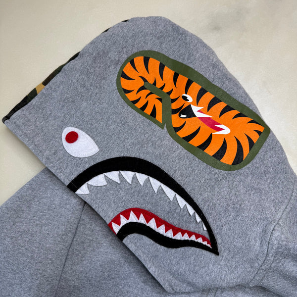 [M] Bape 1st Camo Half-Zip Shark Hoodie