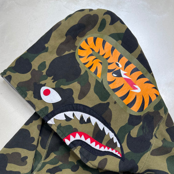 [L] Bape 1st Camo Half-Zip Shark Hoodie