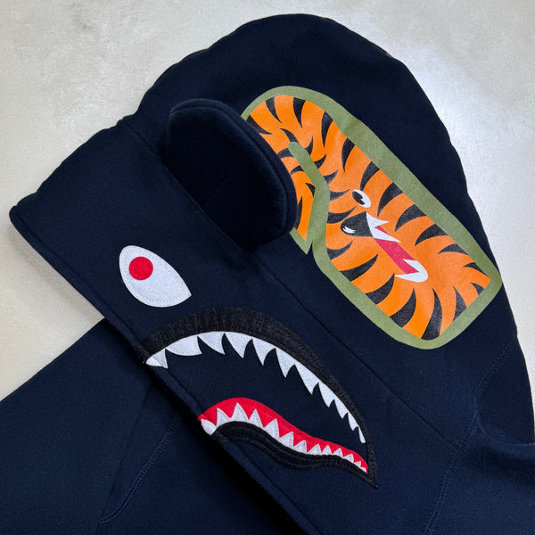 [L] Bape x Bearbrick Collab Shark Hoodie