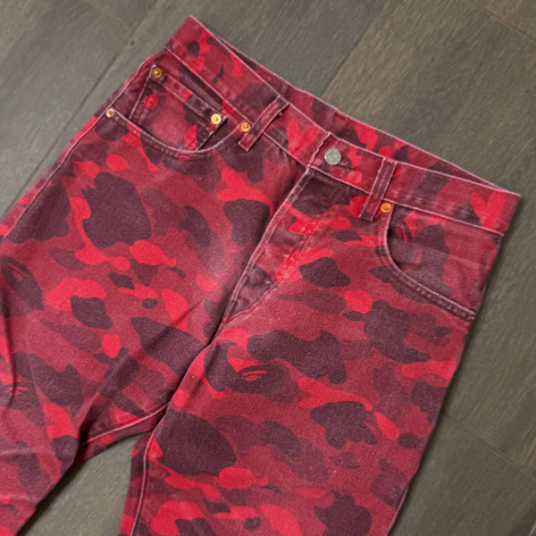 [31] Bape x Levi's Red Camo Jeans