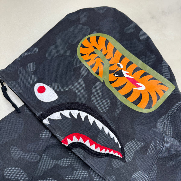 [XL] Bape Full Dot Camo Shark Hoodie