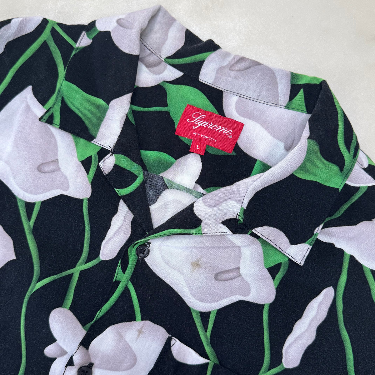 [L] Supreme Lily Rayon Button Up Tee