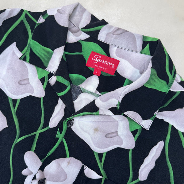 [L] Supreme Lily Rayon Button Up Tee